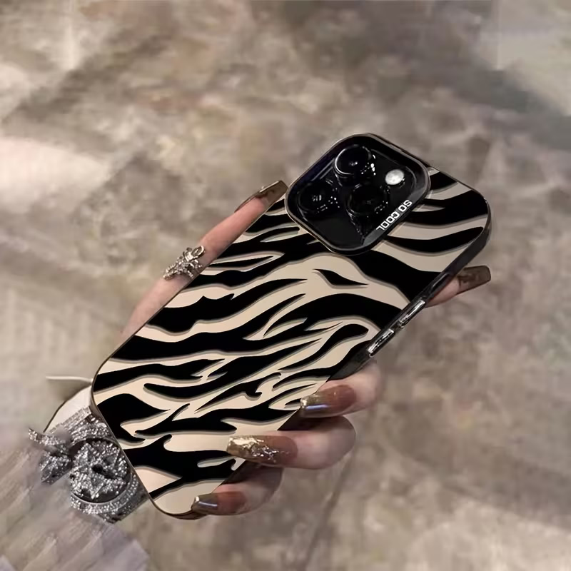 Zebra Pattern Black Advanced I - огляд і ціна Apple Iphone 16